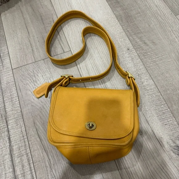 Vintage Soft Leather Crossbody Bag - Picture 2 of 15